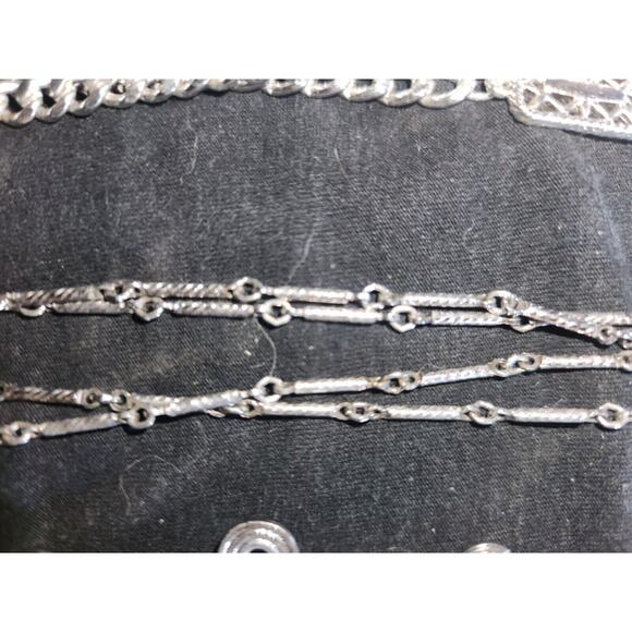 Lot of 6 necklaces, 3 gold tone 3 silver tone - Picture 9 of 11